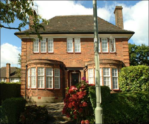 32a Gurney Drive